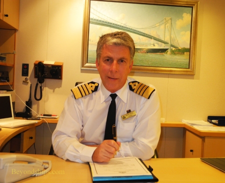 Captain Kevin Oprey of Queen Mary 2