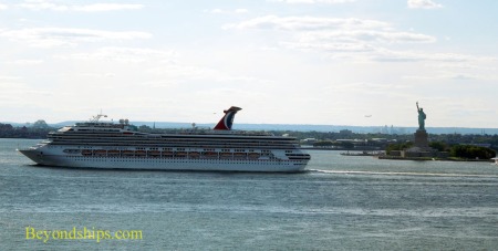 Carnival Glory passing the Statue o